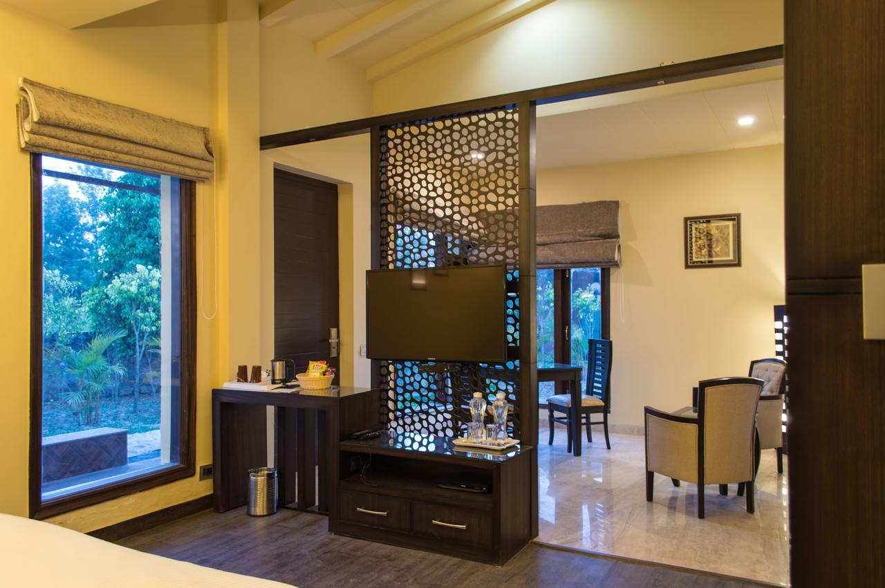 Corbett Wild Iris Spa And Resort Рамнагар Экстерьер фото
