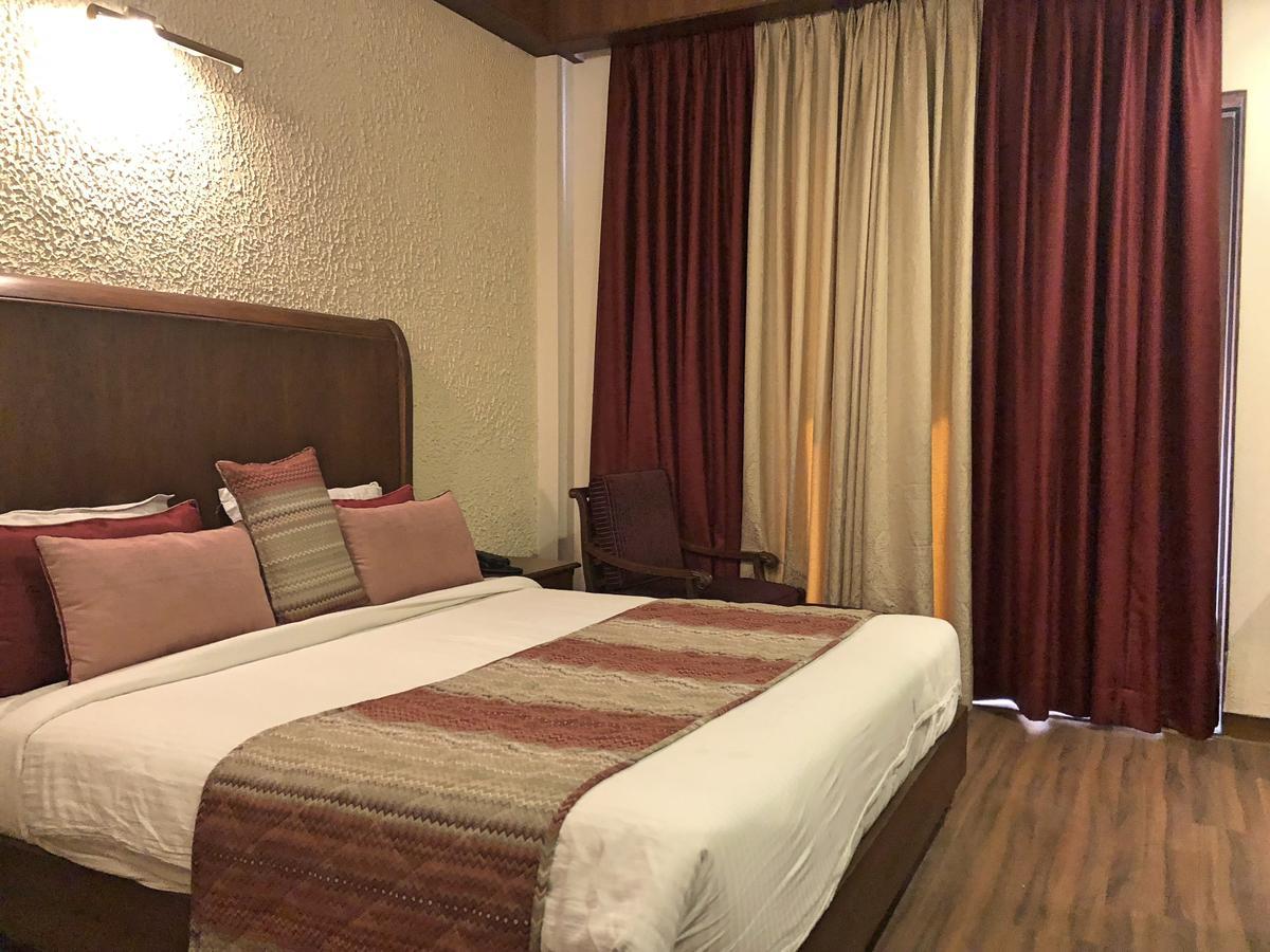 Corbett Wild Iris Spa And Resort Рамнагар Экстерьер фото